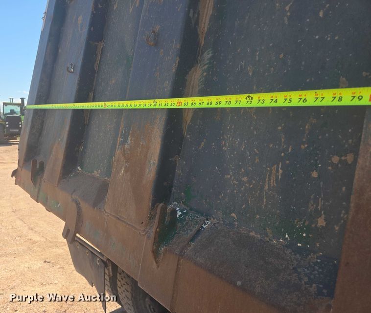 image for item DT7239 2007 Peterbilt 357 dump truck