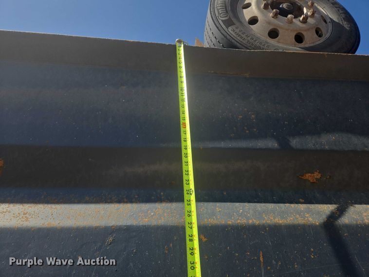 image for item DT7239 2007 Peterbilt 357 dump truck