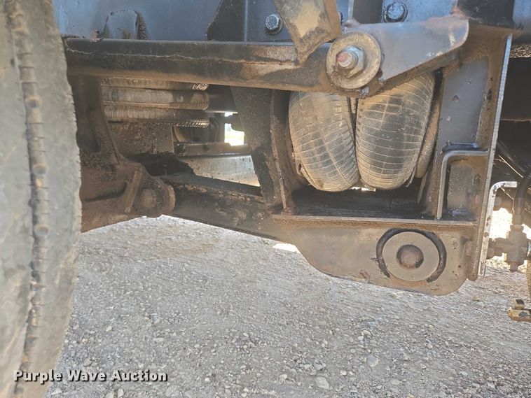 image for item DT7239 2007 Peterbilt 357 dump truck