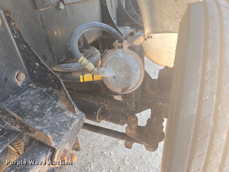 image for item DT7239 2007 Peterbilt 357 dump truck