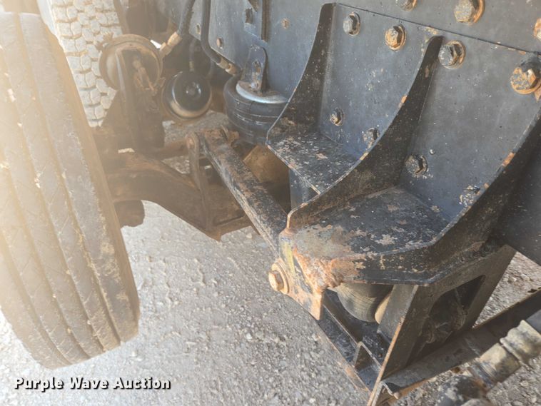 image for item DT7239 2007 Peterbilt 357 dump truck