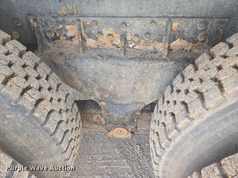 image for item DT7239 2007 Peterbilt 357 dump truck