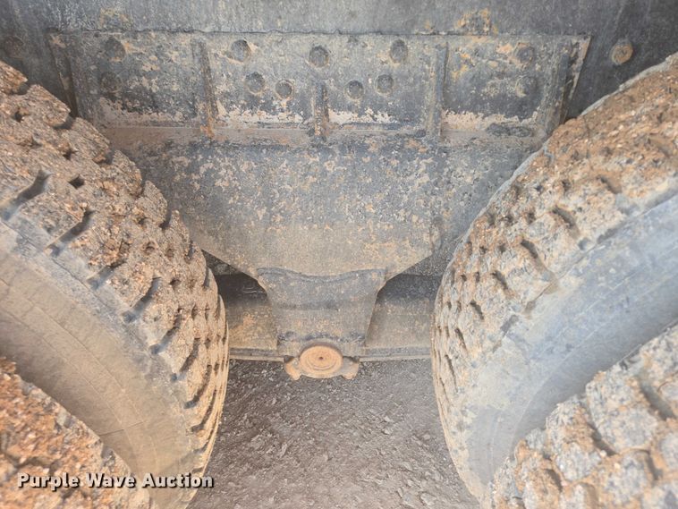 image for item DT7239 2007 Peterbilt 357 dump truck