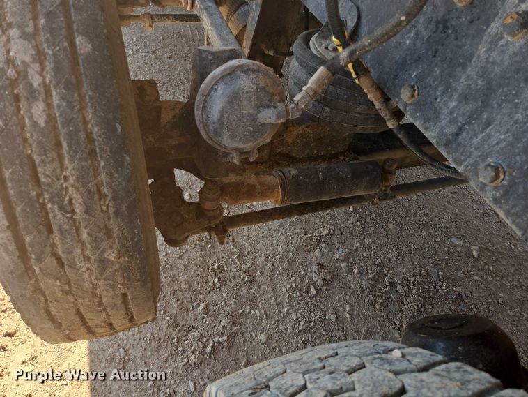 image for item DT7239 2007 Peterbilt 357 dump truck