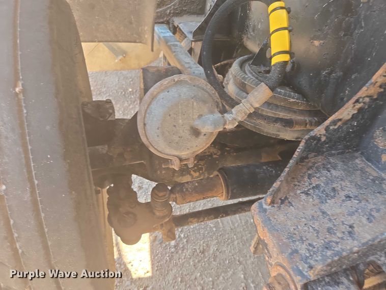 image for item DT7239 2007 Peterbilt 357 dump truck