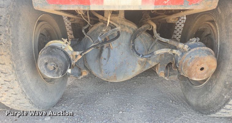 image for item DT7239 2007 Peterbilt 357 dump truck