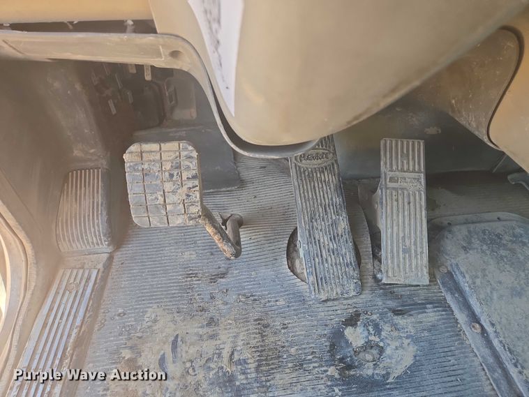 image for item DT7239 2007 Peterbilt 357 dump truck