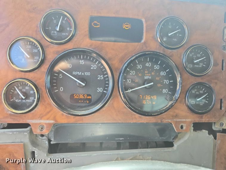 image for item DT7239 2007 Peterbilt 357 dump truck