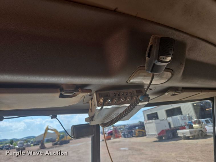 image for item DT7239 2007 Peterbilt 357 dump truck