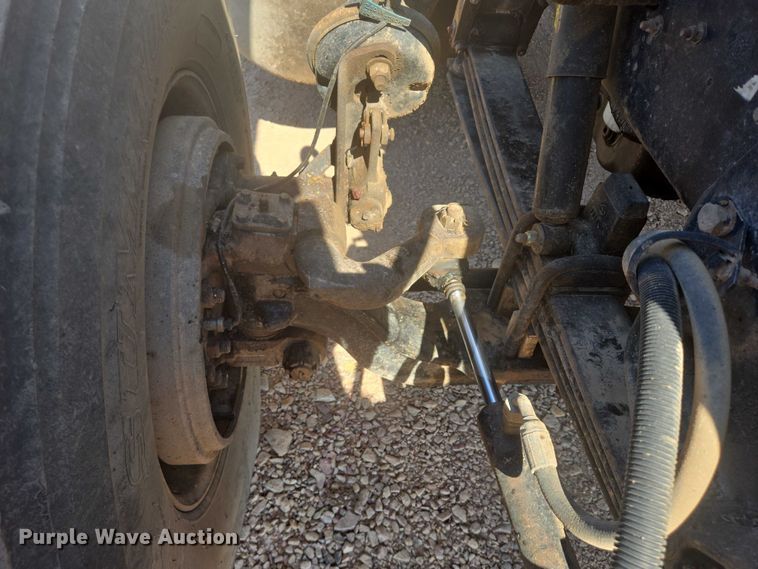 image for item DT7239 2007 Peterbilt 357 dump truck