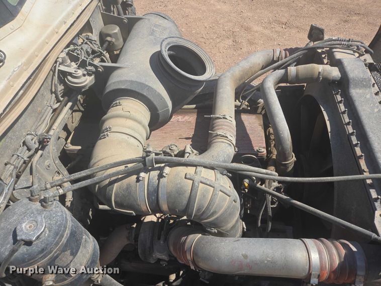 image for item DT7239 2007 Peterbilt 357 dump truck