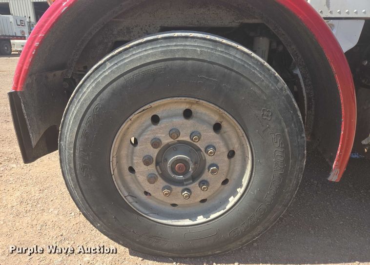 image for item DT7239 2007 Peterbilt 357 dump truck