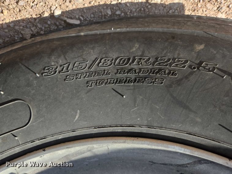 image for item DT7239 2007 Peterbilt 357 dump truck