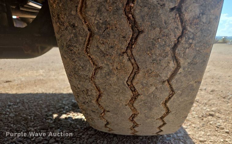 image for item DT7239 2007 Peterbilt 357 dump truck