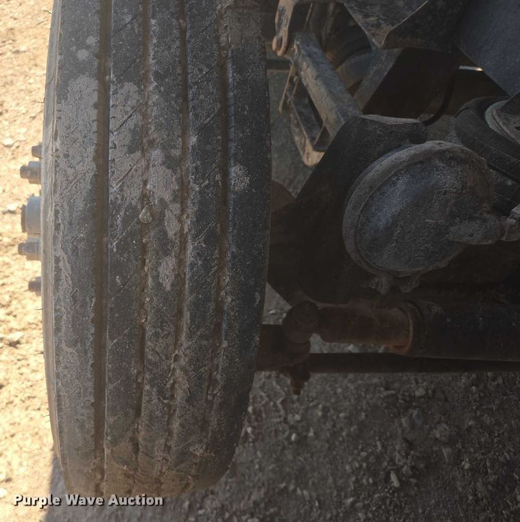 image for item DT7239 2007 Peterbilt 357 dump truck