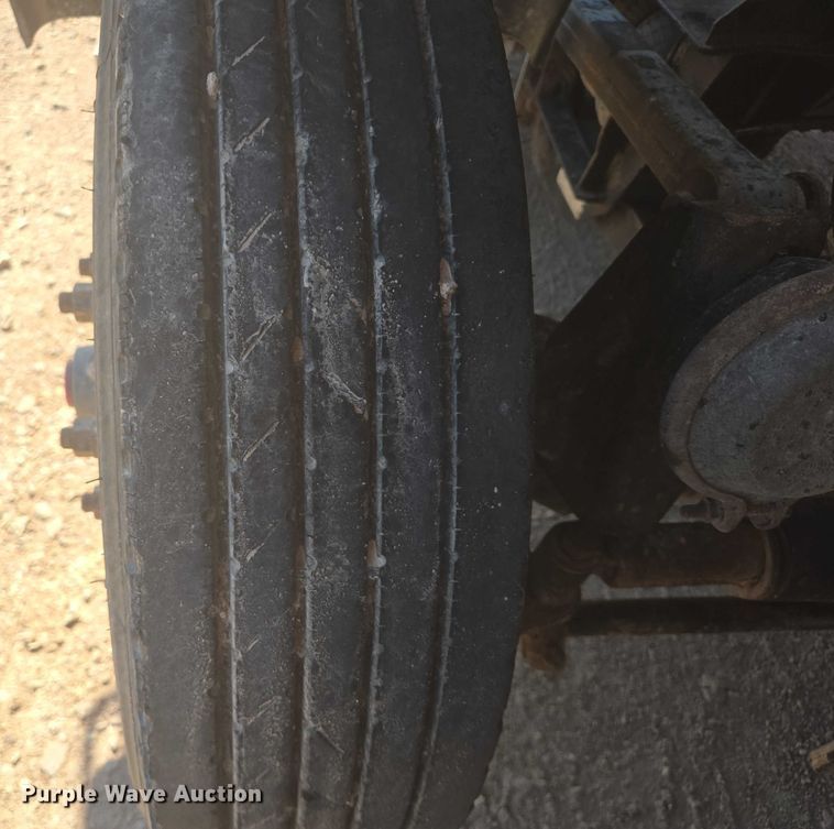 image for item DT7239 2007 Peterbilt 357 dump truck