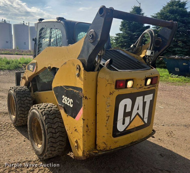 image for item DT7242 2010 Caterpillar 262C skid steer loader