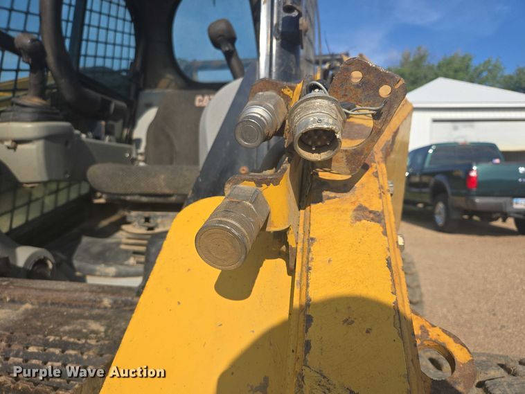image for item DT7242 2010 Caterpillar 262C skid steer loader