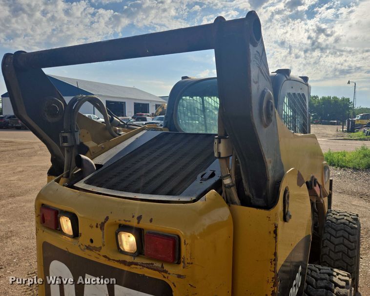 image for item DT7242 2010 Caterpillar 262C skid steer loader