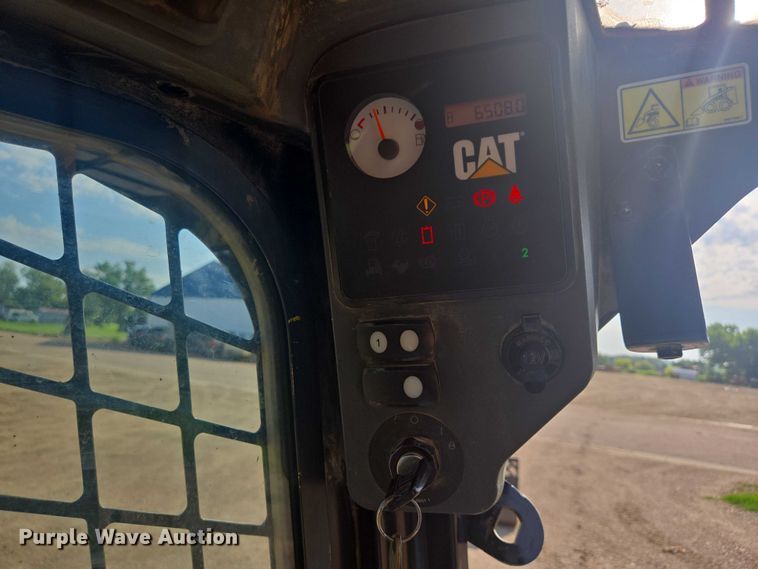 image for item DT7242 2010 Caterpillar 262C skid steer loader