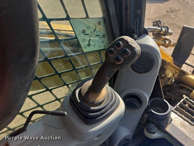 image for item DT7242 2010 Caterpillar 262C skid steer loader