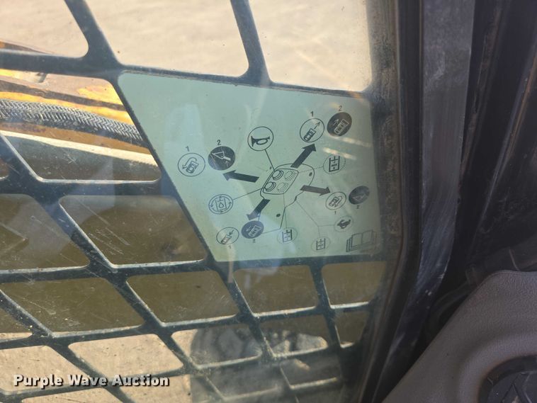 image for item DT7242 2010 Caterpillar 262C skid steer loader