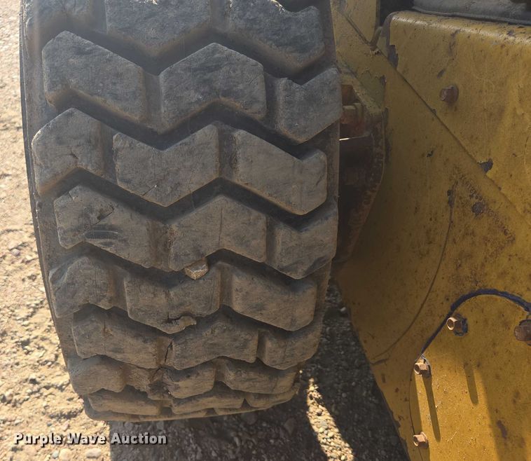 image for item DT7242 2010 Caterpillar 262C skid steer loader