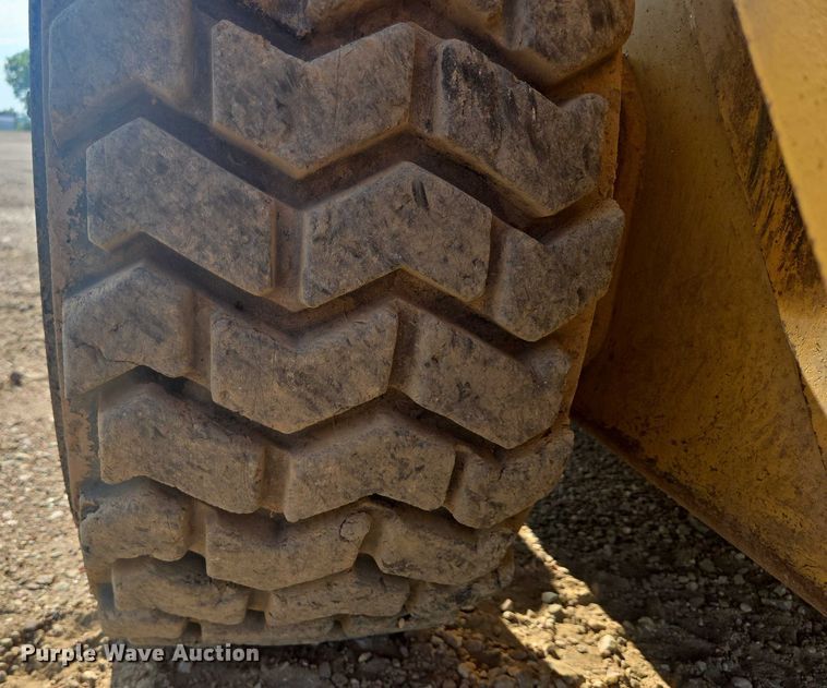 image for item DT7242 2010 Caterpillar 262C skid steer loader