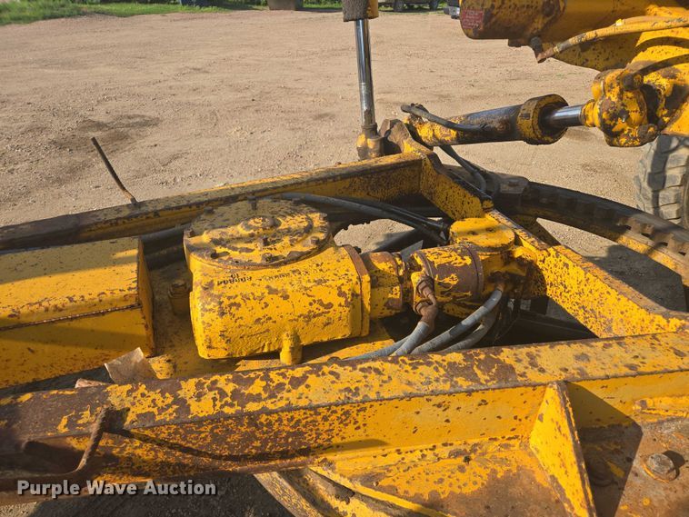 image for item DT7243 1978 Caterpillar 140G motor grader