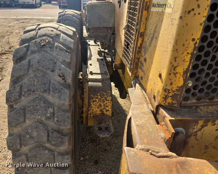 image for item DT7243 1978 Caterpillar 140G motor grader