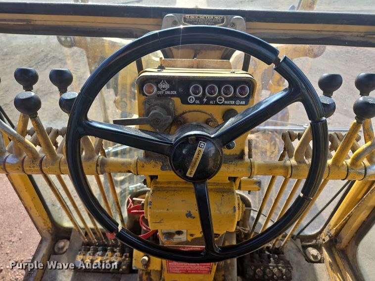 image for item DT7243 1978 Caterpillar 140G motor grader