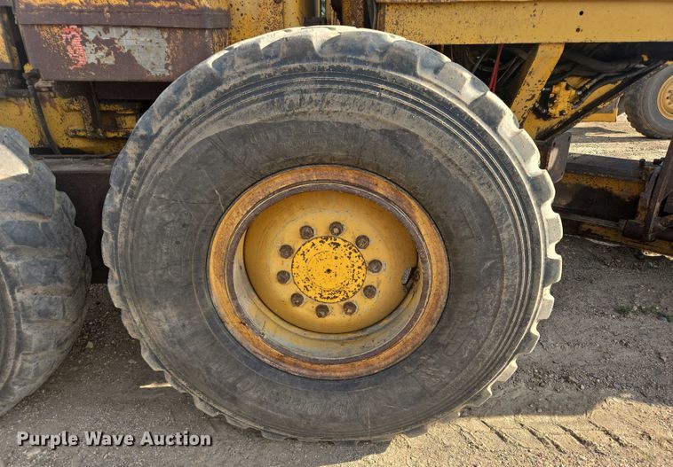 image for item DT7243 1978 Caterpillar 140G motor grader