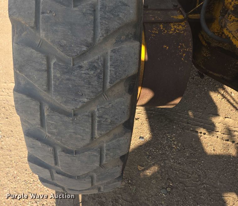 image for item DT7243 1978 Caterpillar 140G motor grader