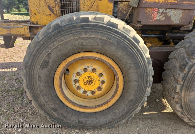 image for item DT7243 1978 Caterpillar 140G motor grader