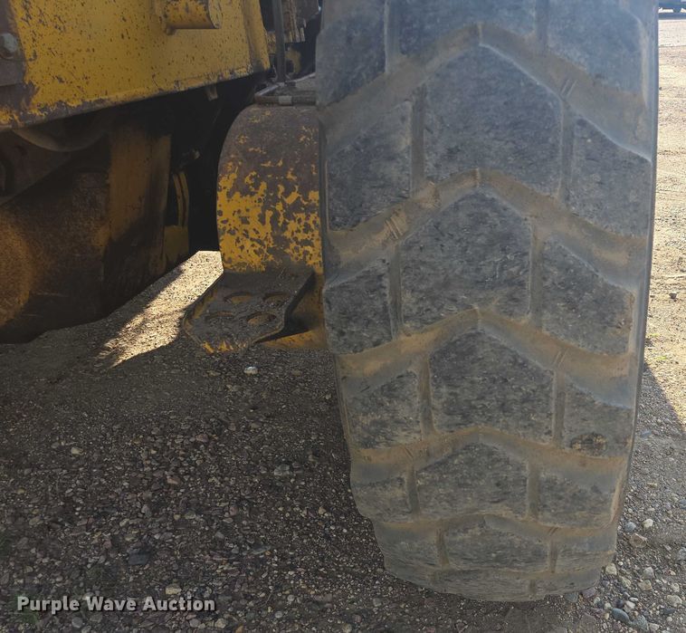 image for item DT7243 1978 Caterpillar 140G motor grader