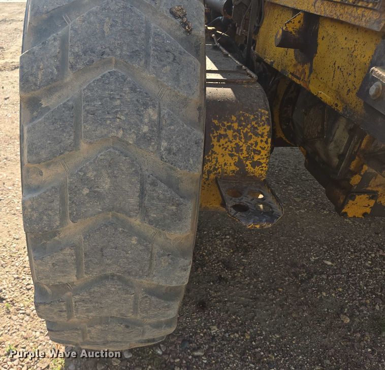 image for item DT7243 1978 Caterpillar 140G motor grader