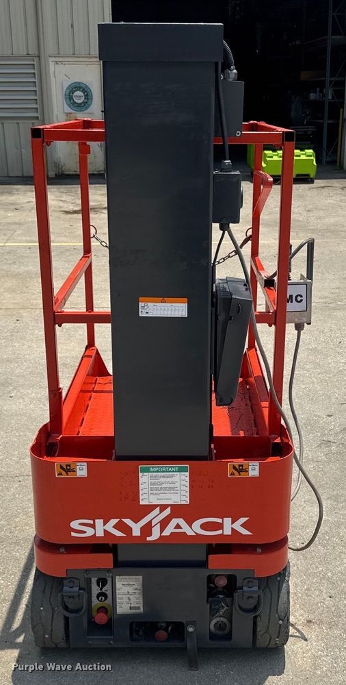 image for item DU7911 2018 Skyjack SJ16 vertical lift