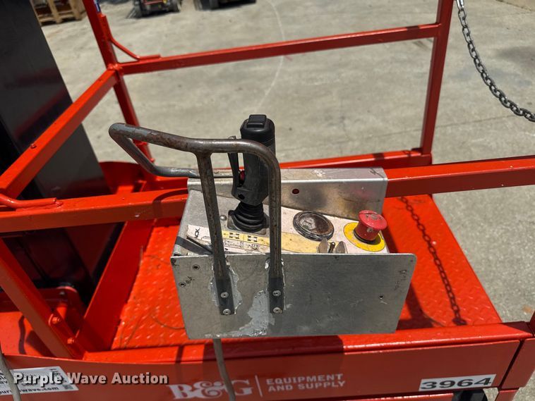 image for item DU7911 2018 Skyjack SJ16 vertical lift