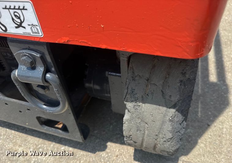 image for item DU7911 2018 Skyjack SJ16 vertical lift