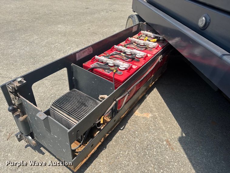 image for item DU7912 Skyjack SJ3226 scissor lift