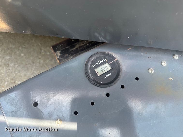 image for item DU7912 Skyjack SJ3226 scissor lift