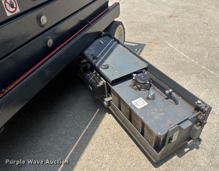 image for item DU7912 Skyjack SJ3226 scissor lift