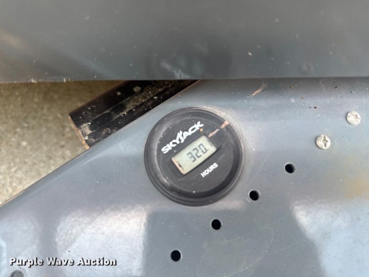 image for item DU7912 Skyjack SJ3226 scissor lift