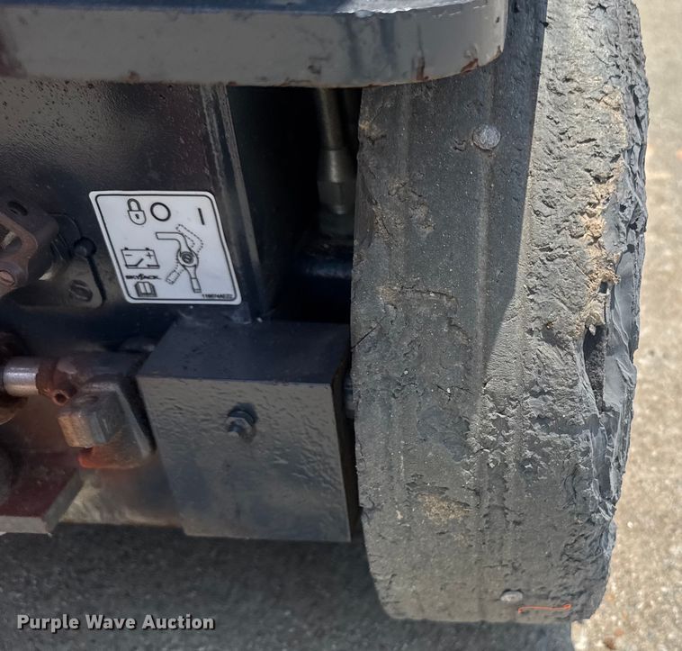 image for item DU7912 Skyjack SJ3226 scissor lift