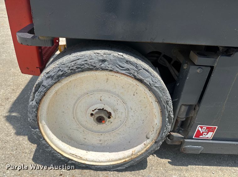 image for item DU7912 Skyjack SJ3226 scissor lift