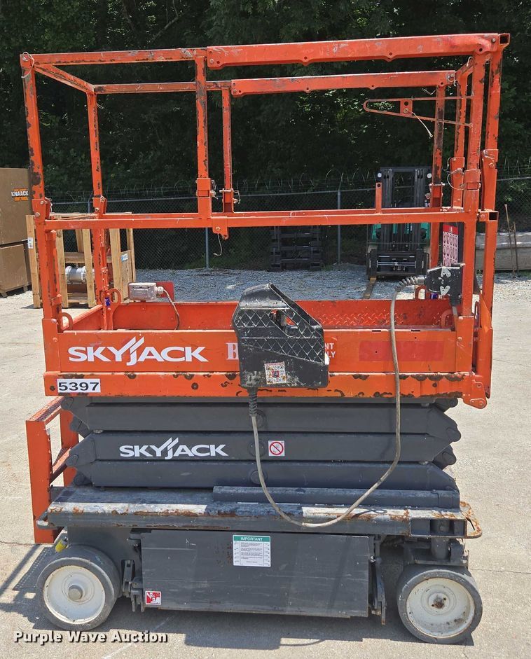 image for item DU7913 2020 Skyjack SJ3219 scissor lift