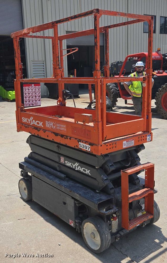 image for item DU7913 2020 Skyjack SJ3219 scissor lift