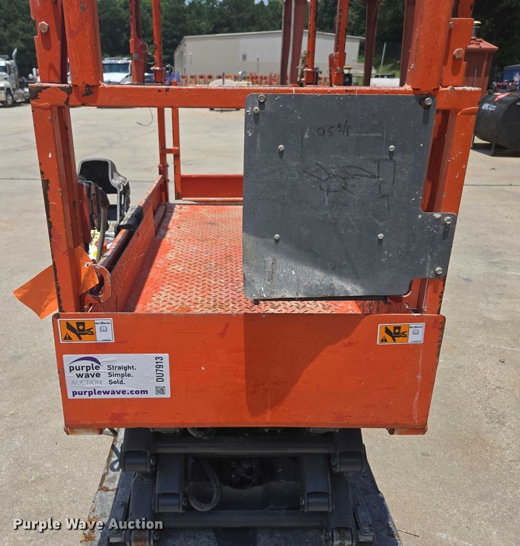 image for item DU7913 2020 Skyjack SJ3219 scissor lift