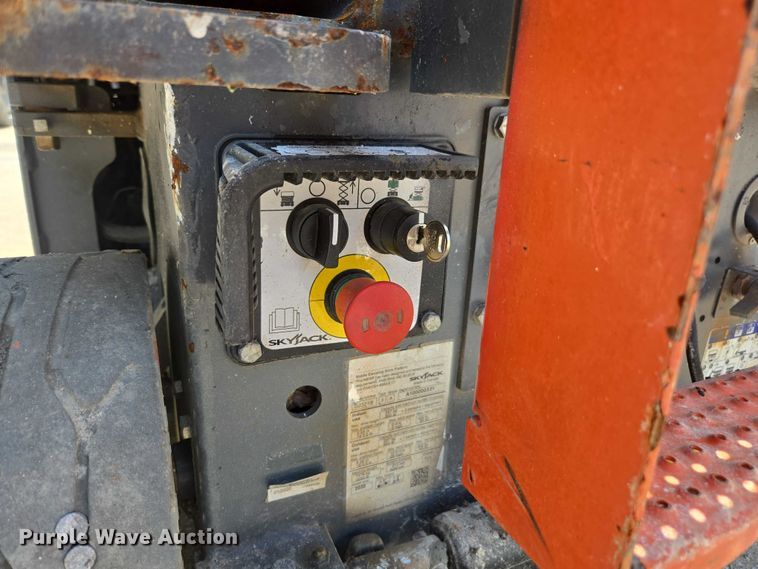 image for item DU7913 2020 Skyjack SJ3219 scissor lift