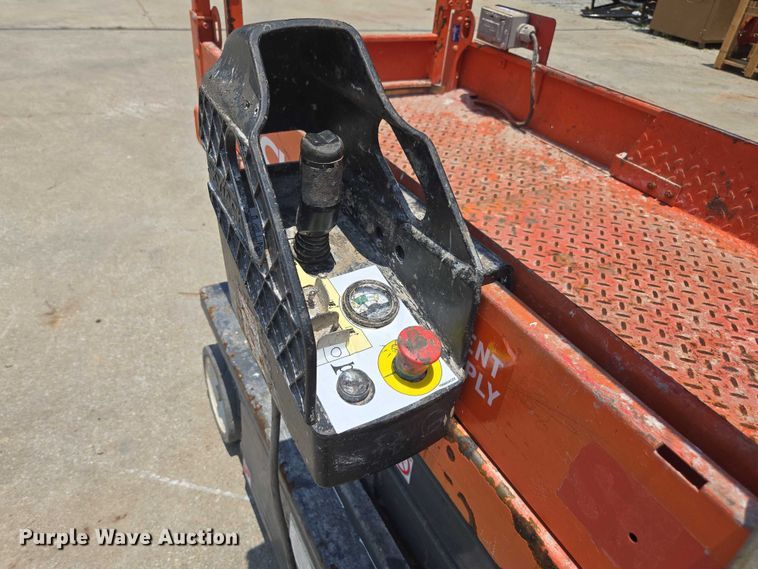image for item DU7913 2020 Skyjack SJ3219 scissor lift